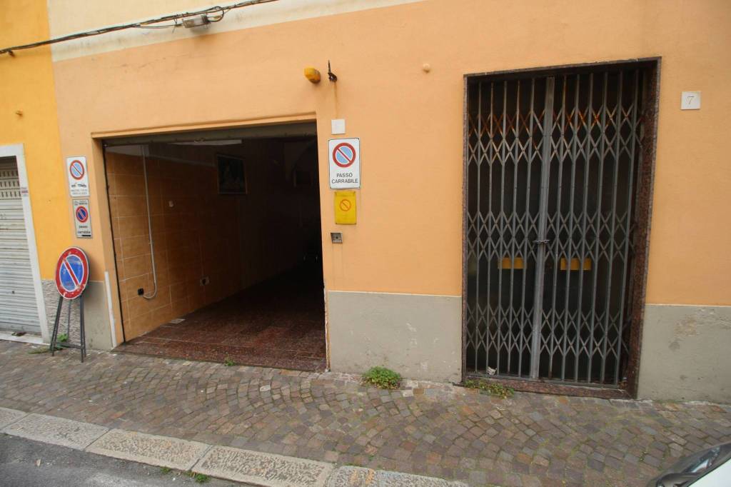 appartamento in vendita a Genova in zona Palmaro / Pra'
