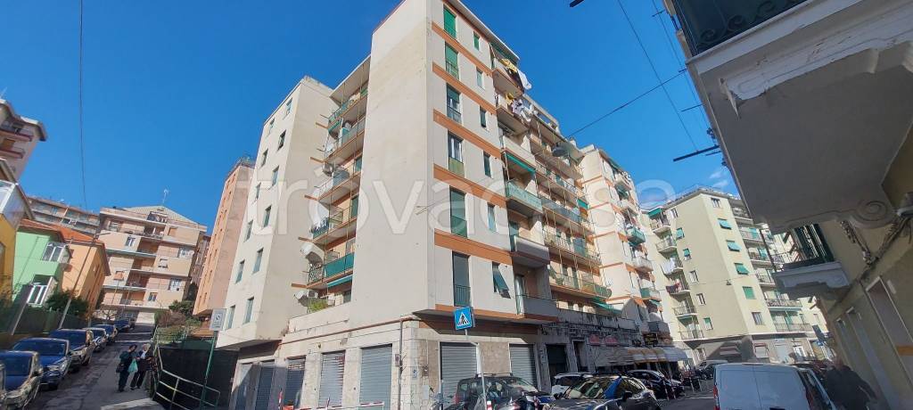 appartamento in vendita a Genova in zona Sestri Ponente