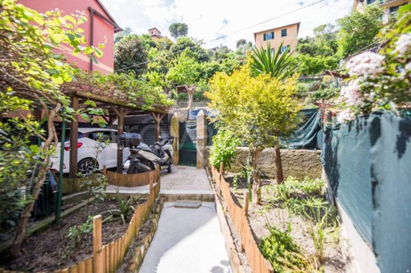 appartamento in vendita a Genova in zona Molassana