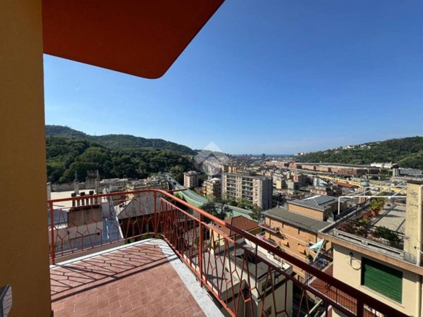 appartamento in vendita a Genova in zona Rivarolo