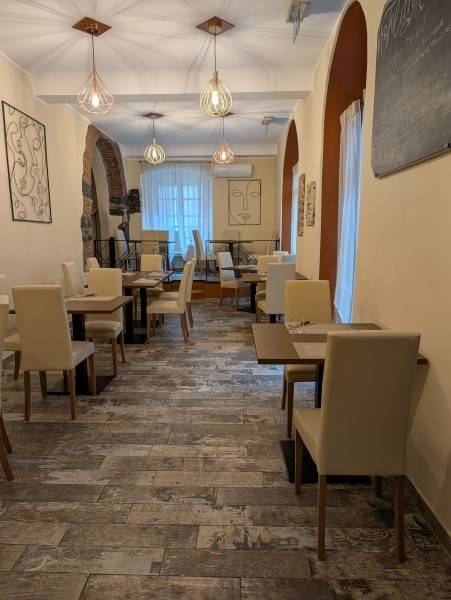 negozio in vendita a Genova in zona Marassi