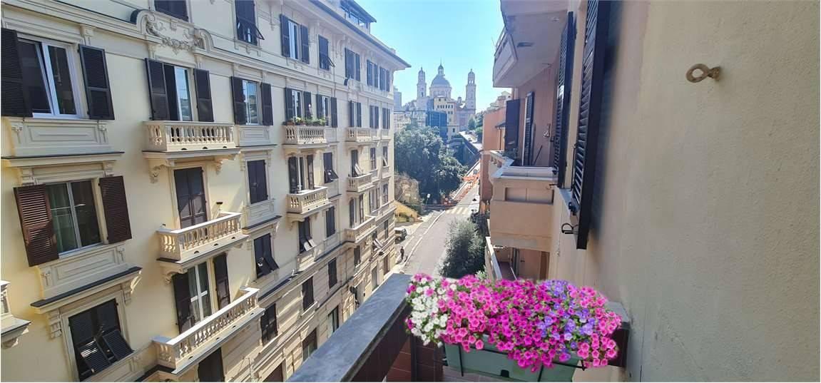 appartamento in vendita a Genova in zona Carignano