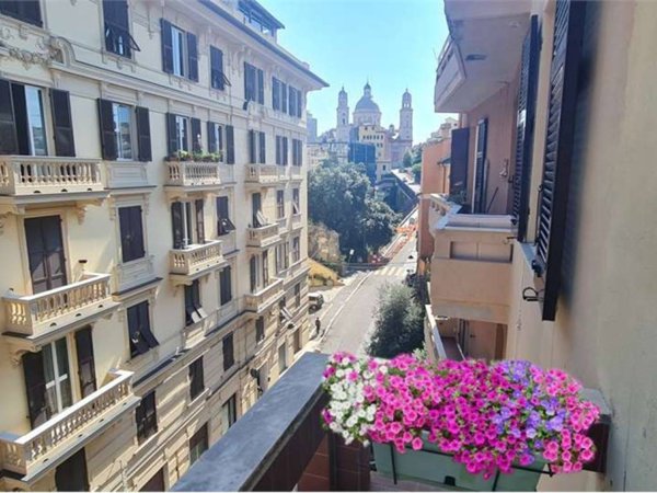 appartamento in vendita a Genova in zona Carignano