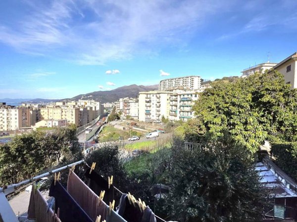 appartamento in vendita a Genova in zona Palmaro / Pra'