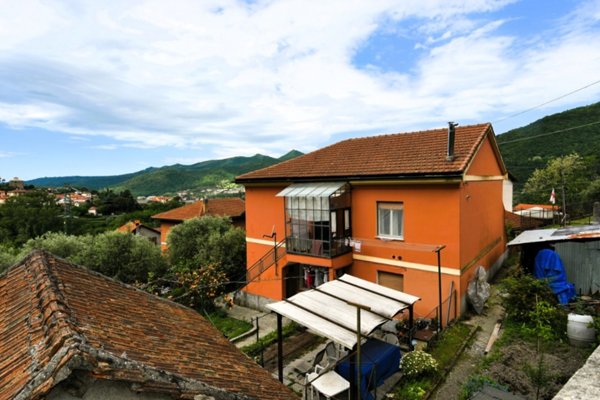 casa indipendente in vendita a Genova in zona Molassana