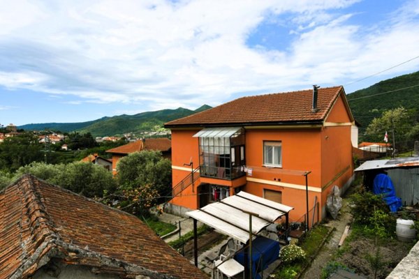 casa indipendente in vendita a Genova in zona Molassana