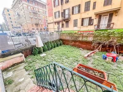 appartamento in vendita a Genova in zona Foce