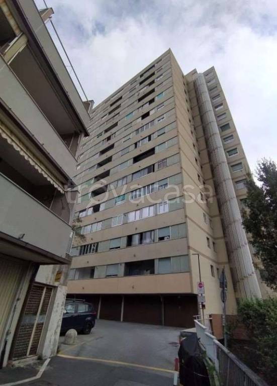 appartamento in vendita a Genova in zona Rivarolo