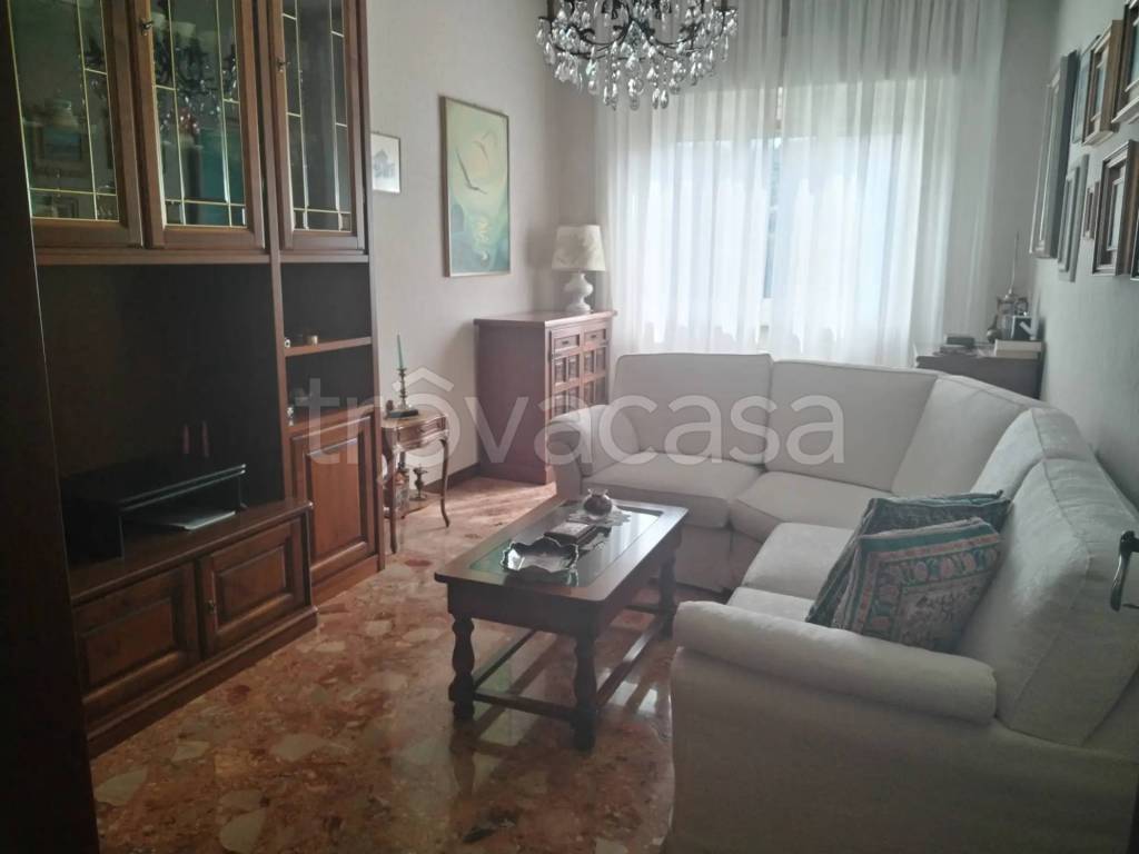 appartamento in vendita a Genova in zona Sestri Ponente