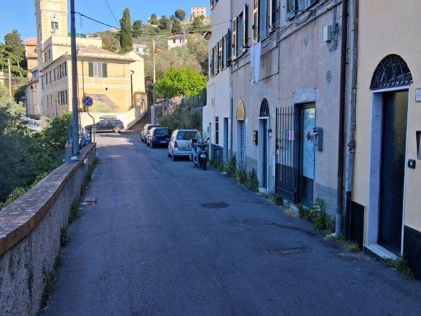 negozio in vendita a Genova in zona Apparizione