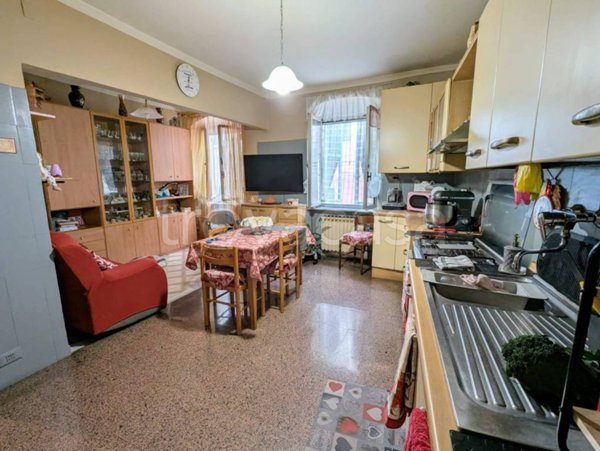 appartamento in vendita a Genova in zona Rivarolo
