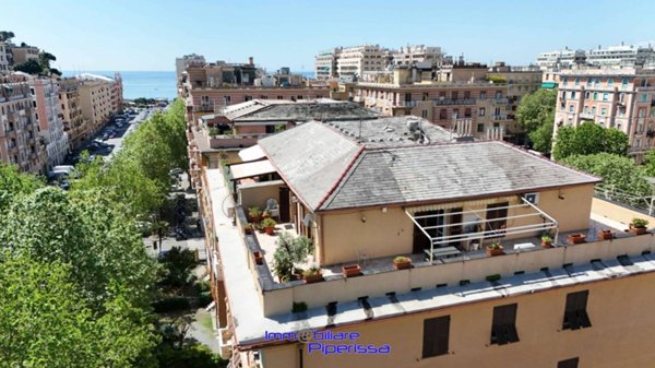 appartamento in vendita a Genova in zona Foce