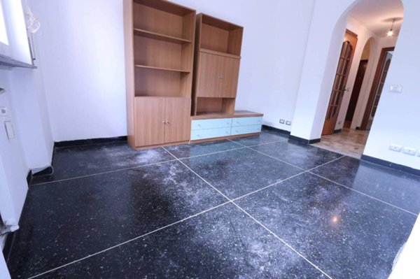 appartamento in vendita a Genova in zona Rivarolo