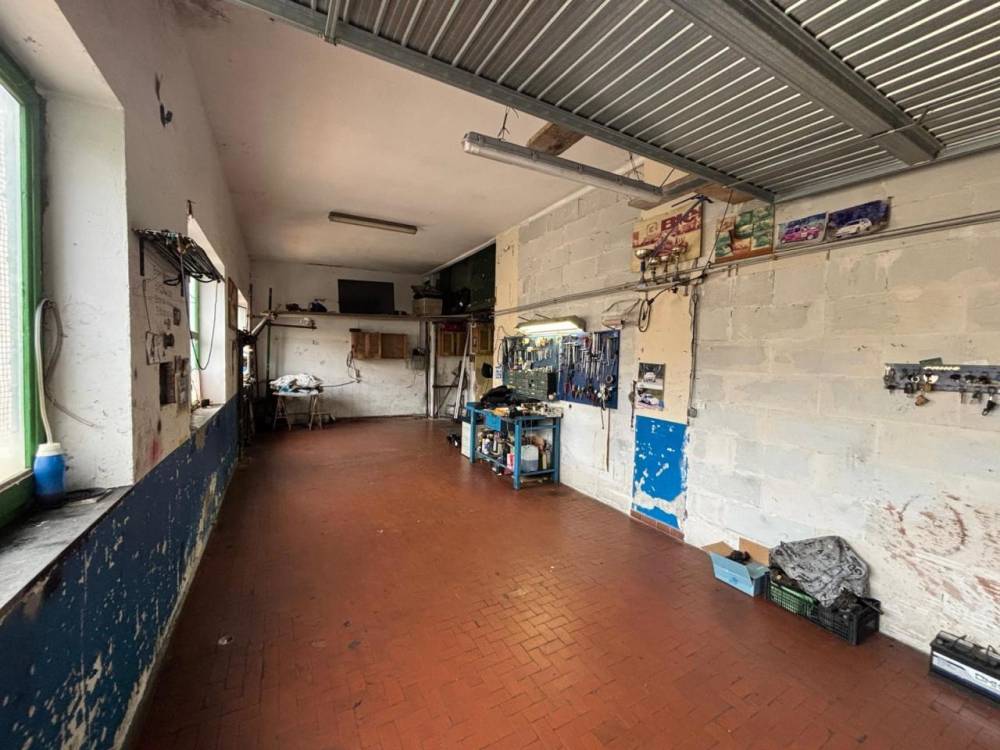 locale di sgombero in vendita a Genova