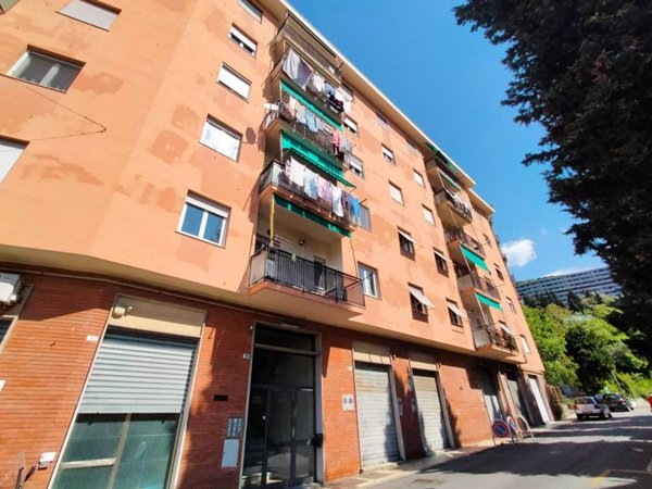appartamento in vendita a Genova in zona Marassi