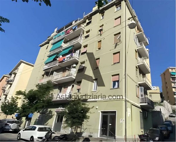 appartamento in vendita a Genova in zona Rivarolo