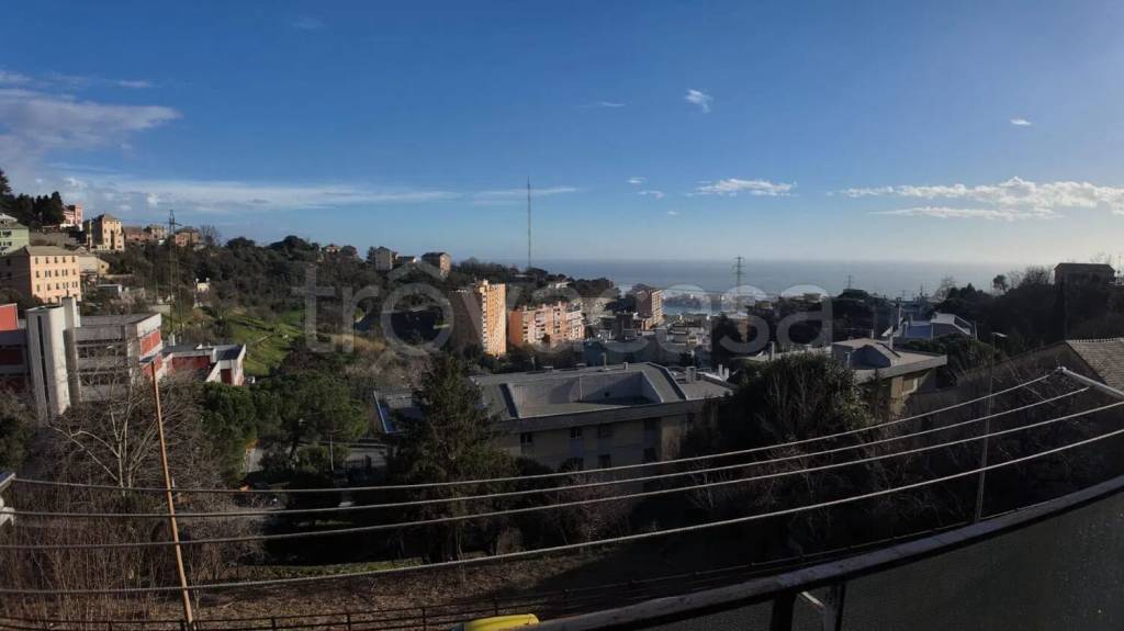 appartamento in vendita a Genova in zona Lagaccio / Granarolo