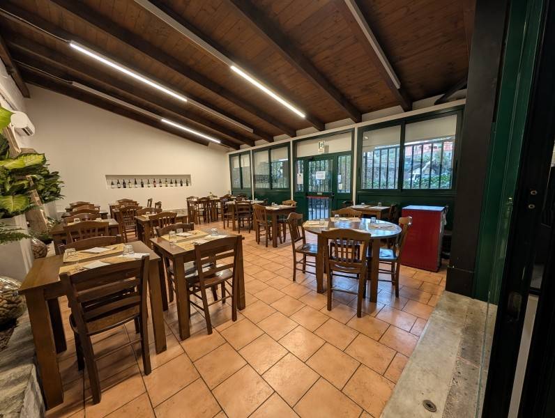 negozio in vendita a Genova in zona Sturla