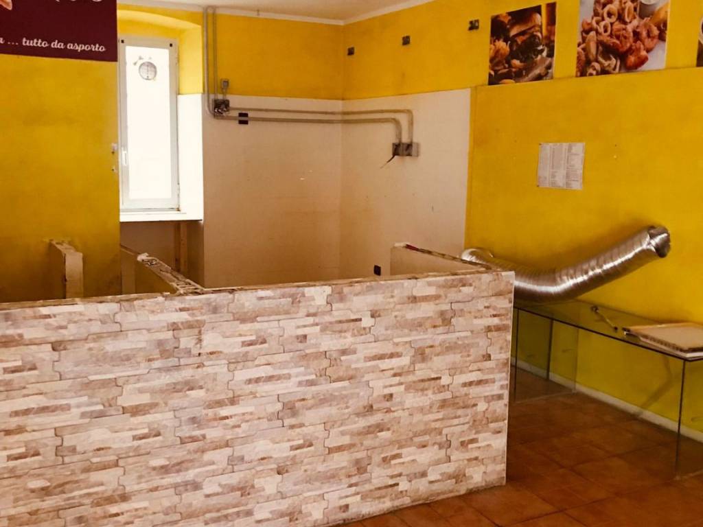 negozio in vendita a Genova in zona Marassi