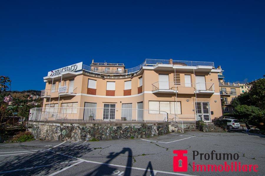 negozio in vendita a Genova in zona Voltri