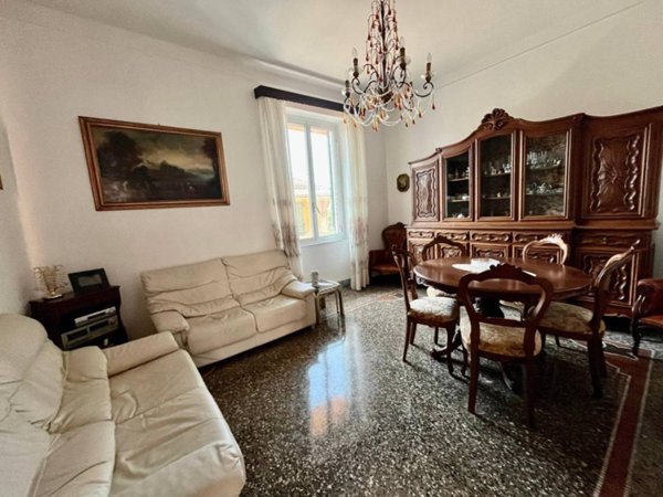 appartamento in vendita a Genova in zona Sestri Ponente