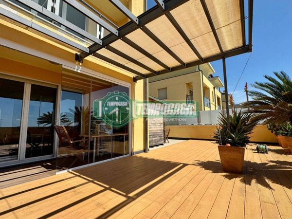 appartamento in vendita a Genova in zona Sestri Ponente