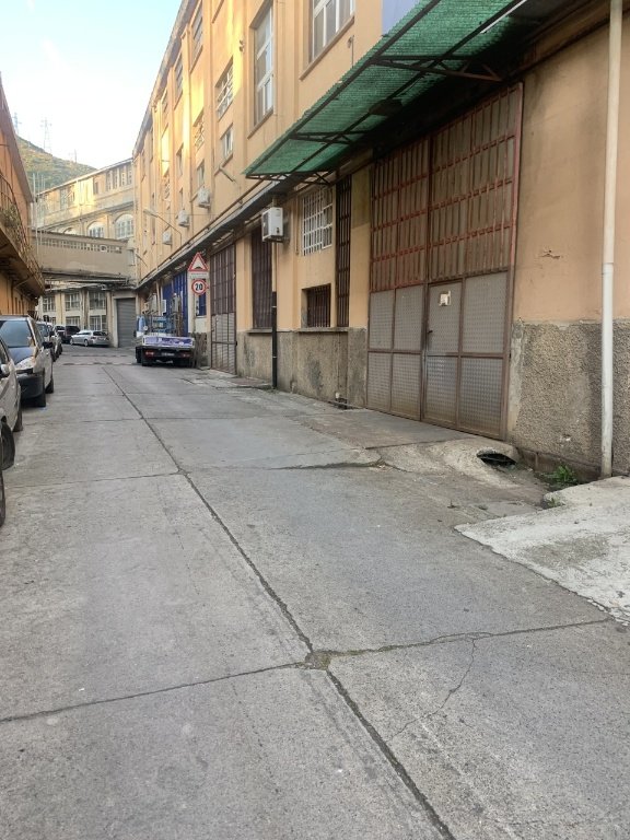 appartamento in vendita a Genova in zona Sestri Ponente