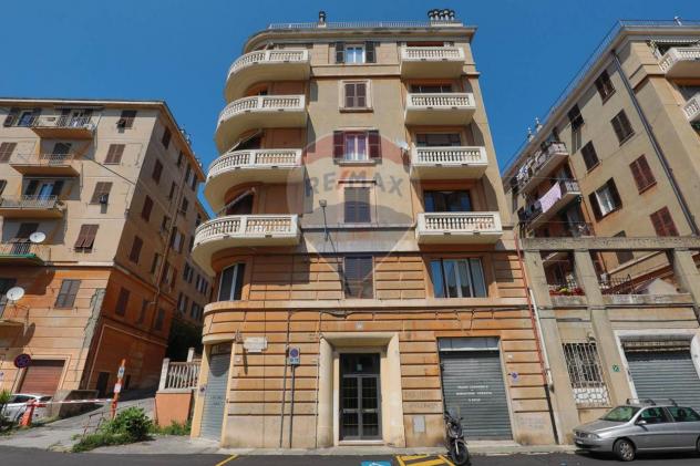 appartamento in vendita a Genova in zona Sestri Ponente