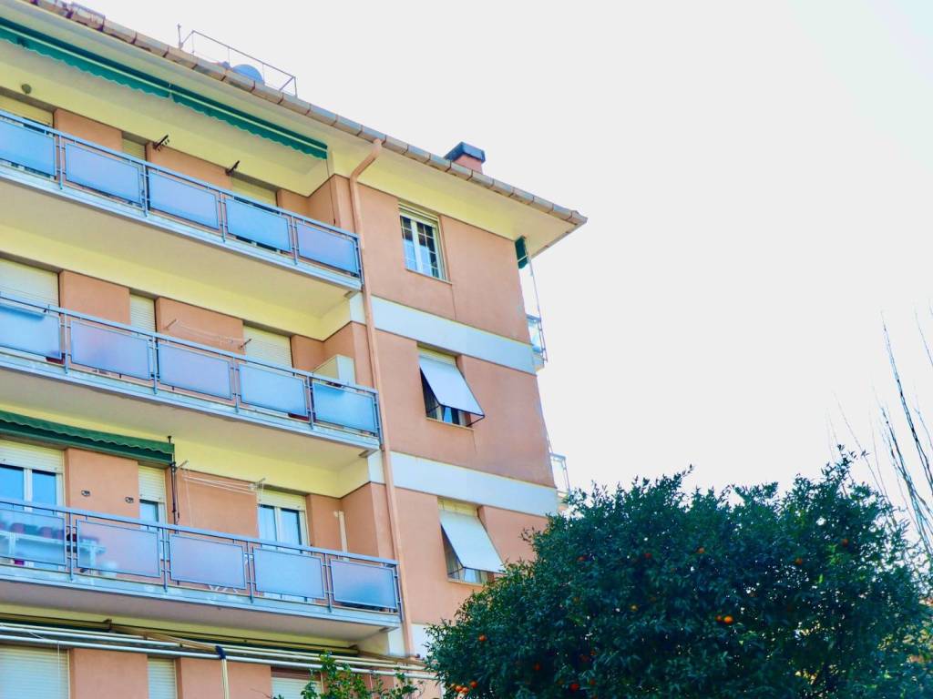 appartamento in vendita a Genova in zona Apparizione
