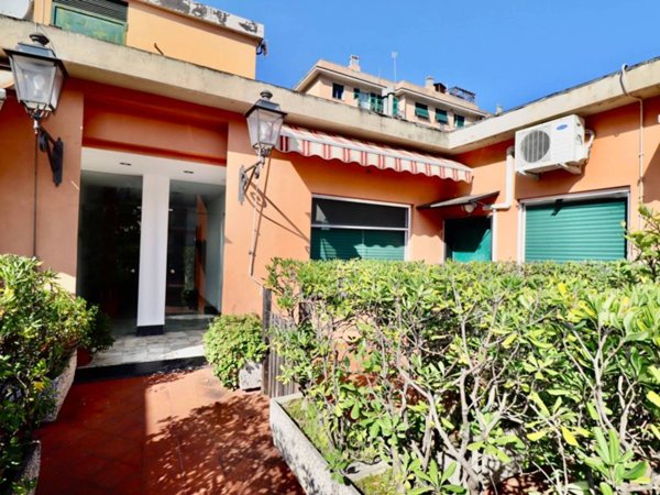 appartamento in vendita a Genova in zona Bolzaneto