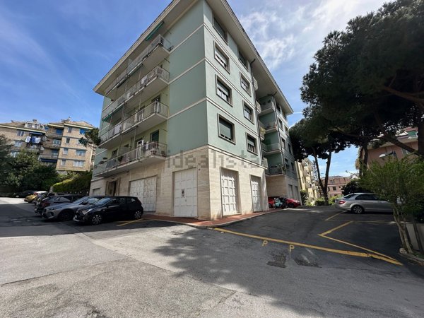 appartamento in vendita a Genova in zona Sturla