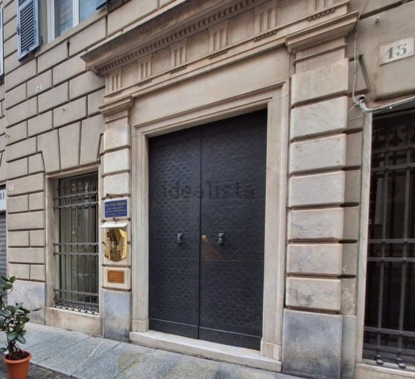 appartamento in vendita a Genova in zona Sottoripa / Maddalena / Molo