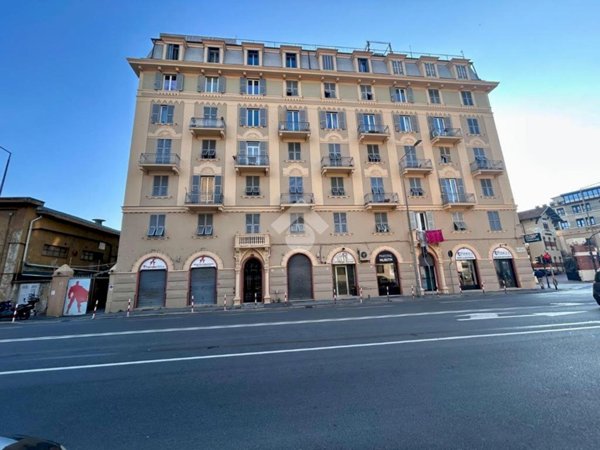 appartamento in vendita a Genova in zona Sestri Ponente