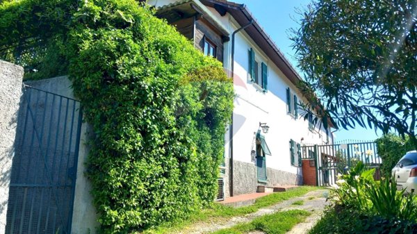 casa indipendente in vendita a Genova in zona Voltri