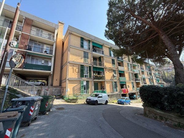 appartamento in vendita a Genova in zona Rivarolo
