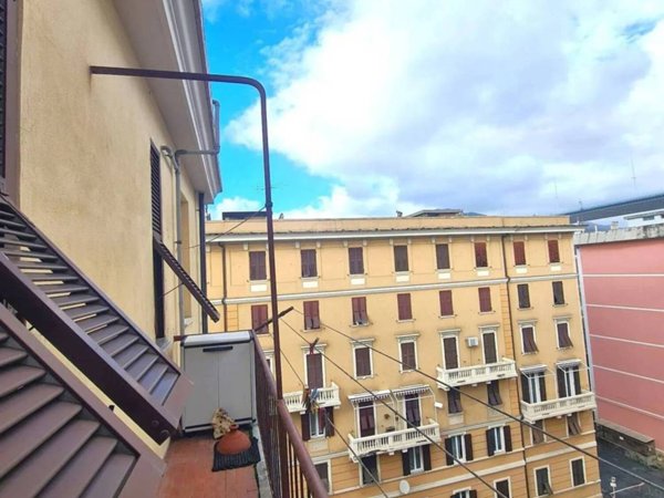 appartamento in vendita a Genova in zona Sampierdarena