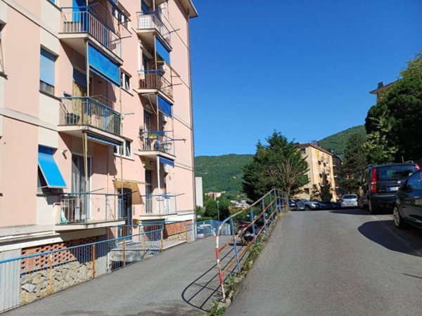 appartamento in vendita a Genova in zona Molassana