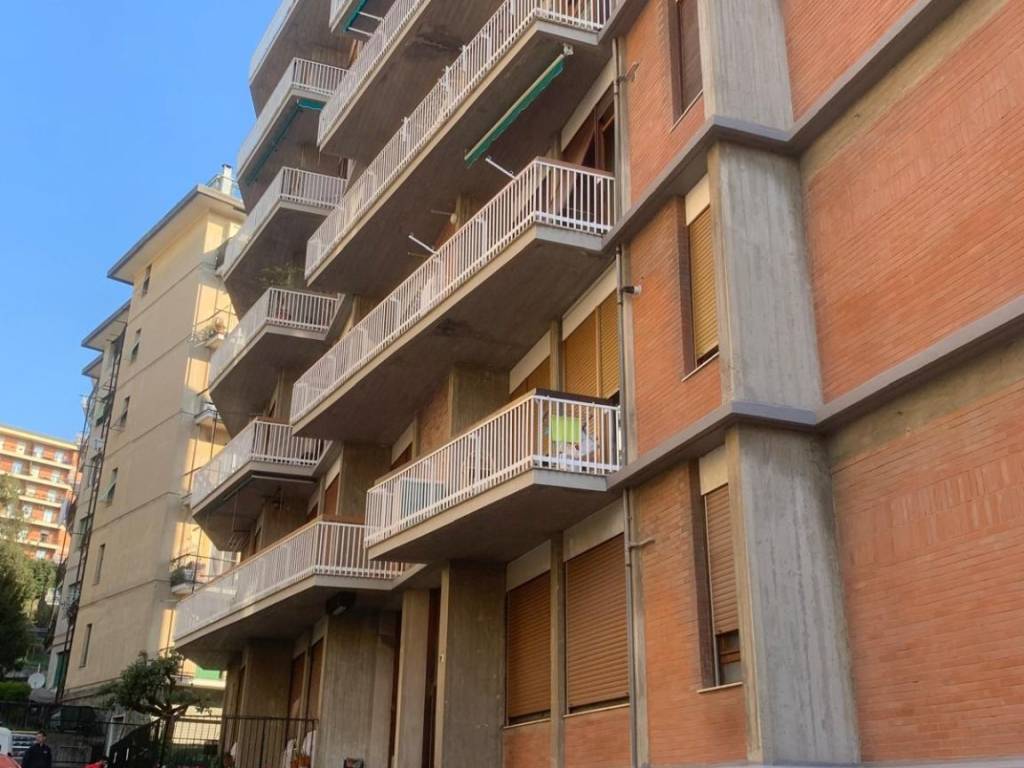 appartamento in vendita a Genova in zona Sestri Ponente