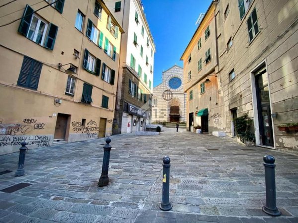 appartamento in vendita a Genova in zona Sottoripa / Maddalena / Molo
