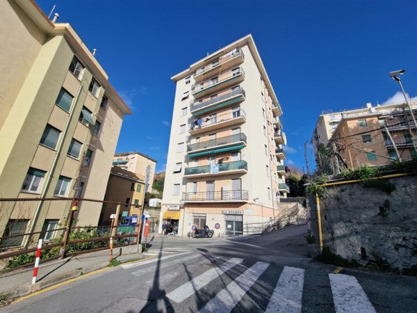 appartamento in vendita a Genova in zona Palmaro / Pra'