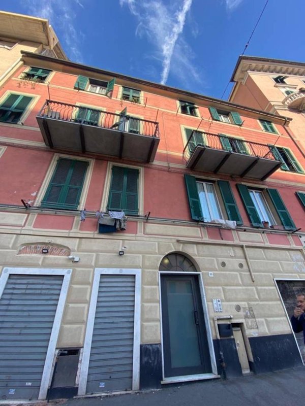 appartamento in vendita a Genova in zona Sampierdarena