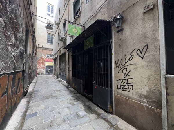 negozio in vendita a Genova in zona Sottoripa / Maddalena / Molo