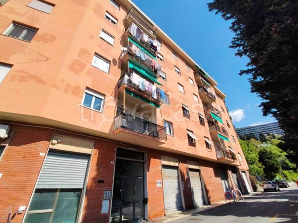 appartamento in vendita a Genova in zona Marassi