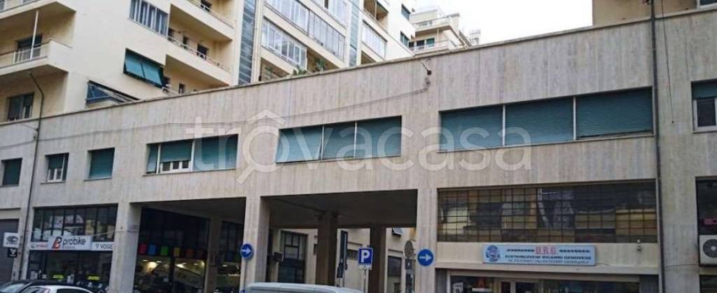 appartamento in vendita a Genova in zona Foce
