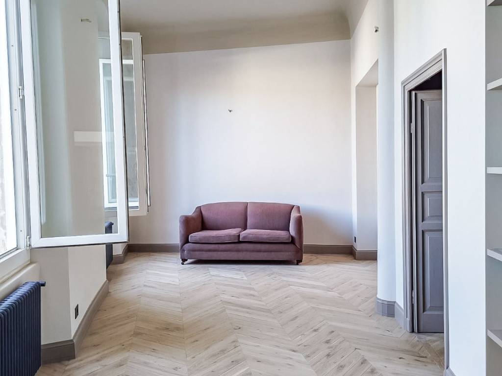 appartamento in vendita a Genova in zona Sottoripa / Maddalena / Molo