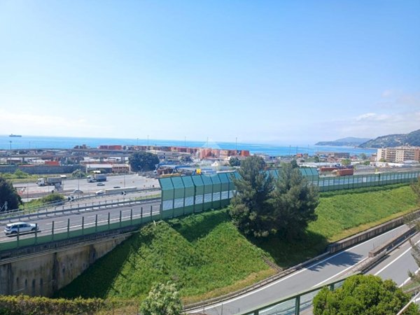 appartamento in vendita a Genova in zona Palmaro / Pra'