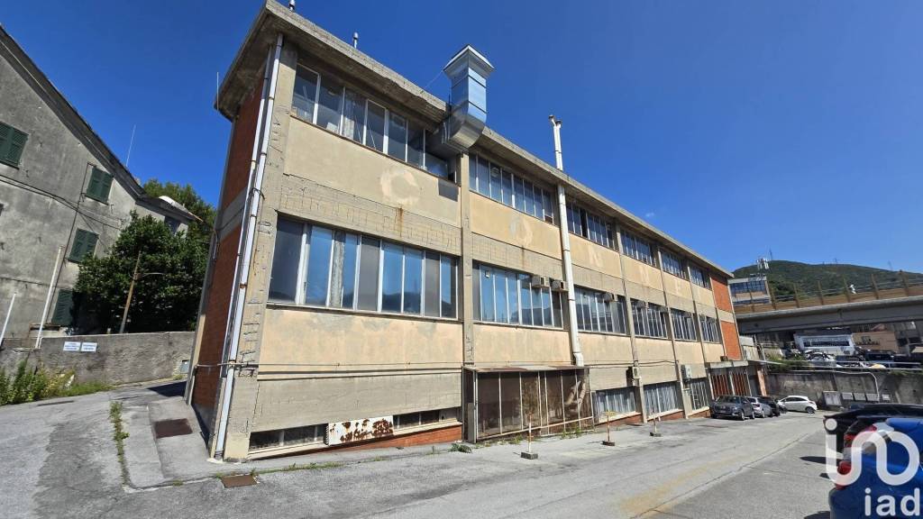 appartamento in vendita a Genova in zona Sestri Ponente