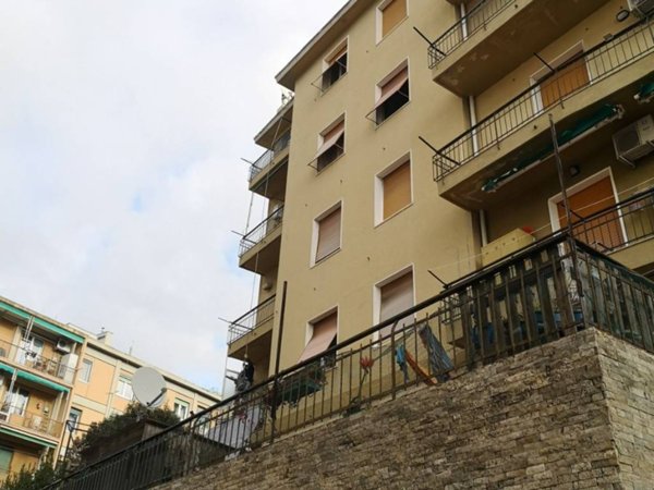 appartamento in vendita a Genova in zona Palmaro / Pra'