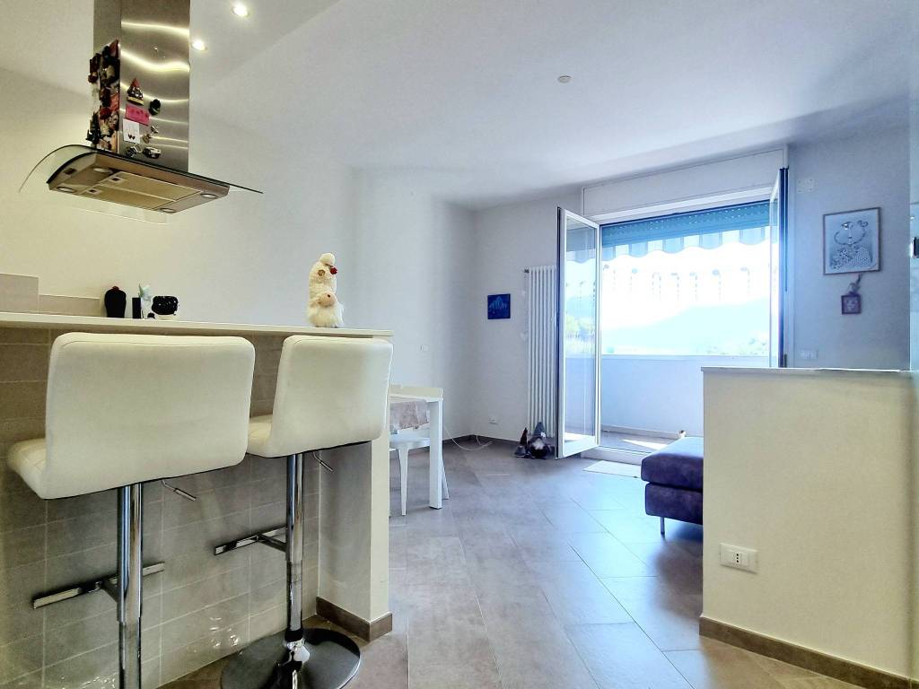 appartamento in vendita a Genova in zona Rivarolo