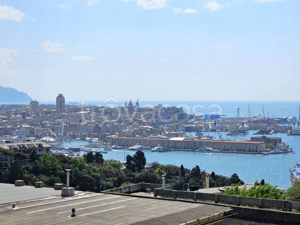 appartamento in vendita a Genova in zona Oregina